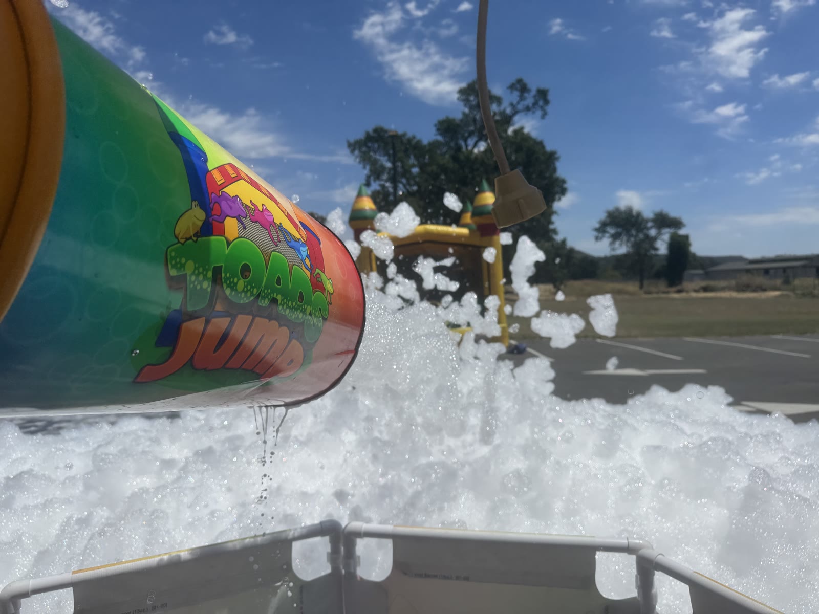 Toads Jump foam cannon blasting foam